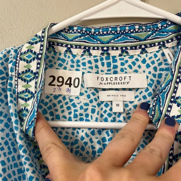 Foxcroft For Appleseeds Womens Blue Tunic Blouse 18 V Neck Geometric Long Sleeve - Picture 3 of 9